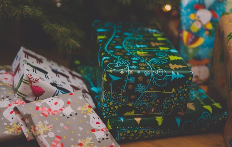 Cadeau de Noël pour les enfants à l'école de Cayamant!